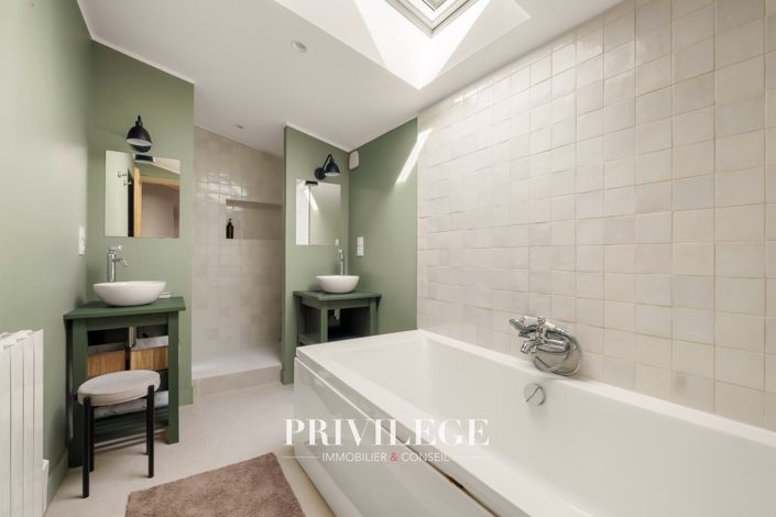 Image No.18-4 Bed House for sale