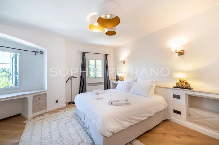 Image No.12-13 Bed House for sale