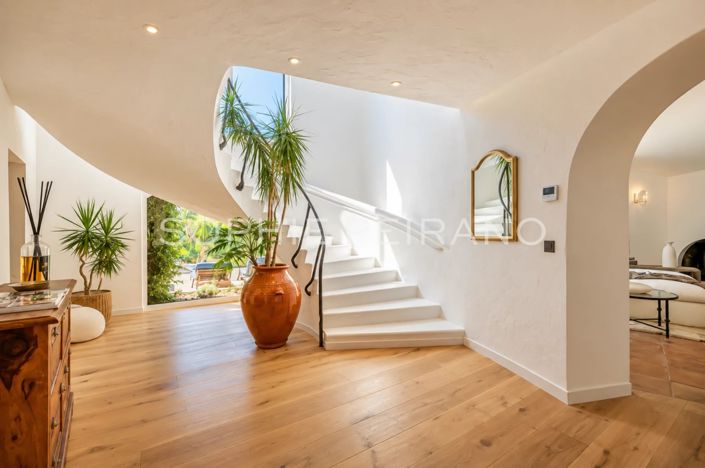 Image No.8-13 Bed House for sale