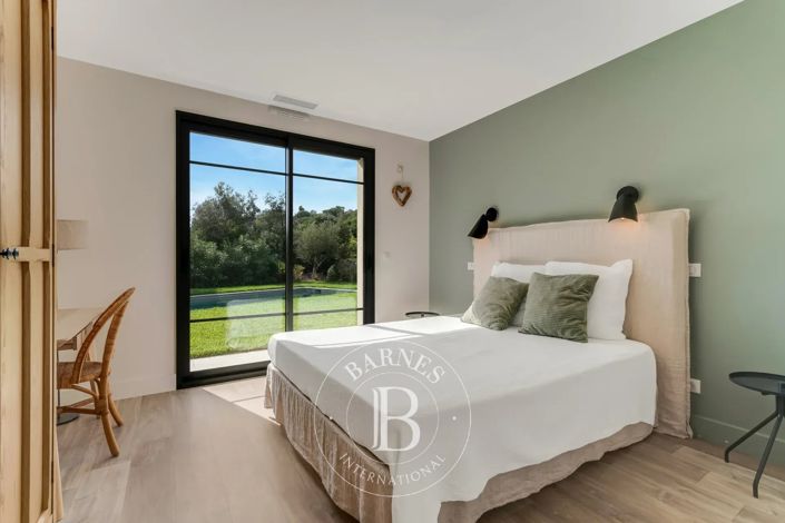Image No.9-4 Bed House for sale