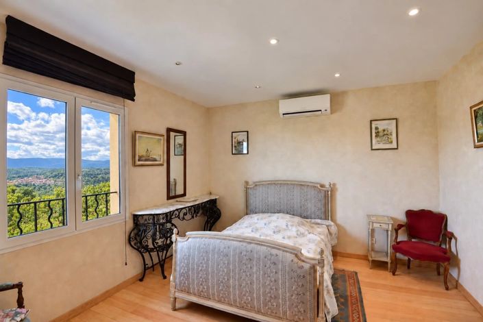 Image No.8-3 Bed Apartment for sale