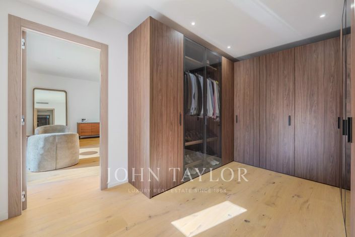 Image No.12-5 Bed House for sale