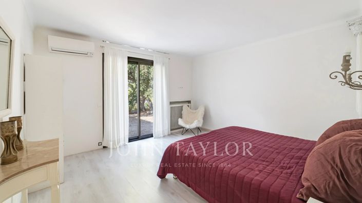 Image No.15-6 Bed House for sale
