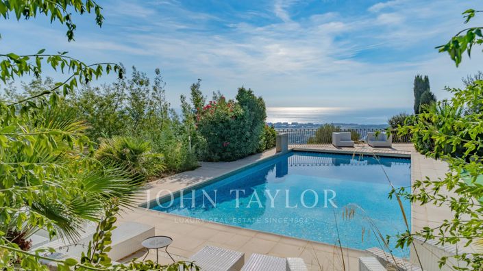 Image No.4-6 Bed House for sale