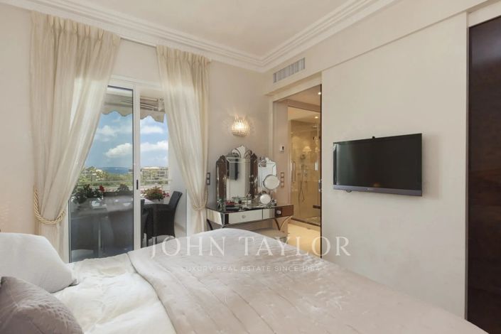 Image No.11-3 Bed Apartment for sale