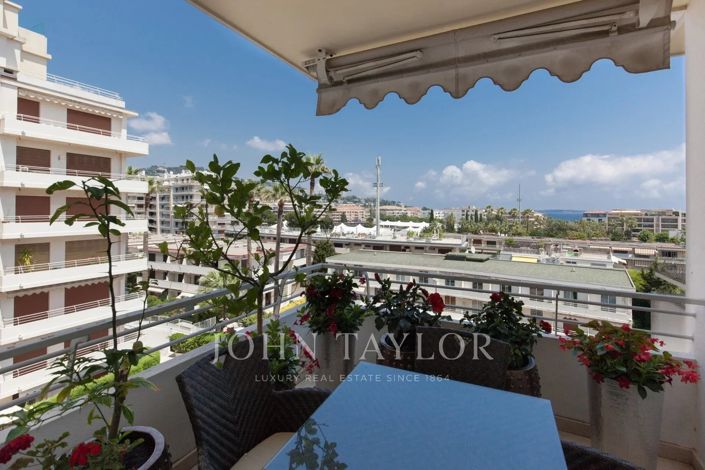 Image No.13-3 Bed Apartment for sale