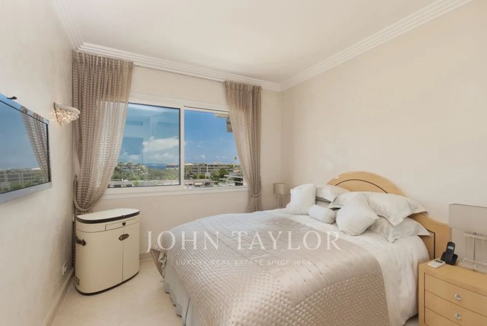 Image No.17-3 Bed Apartment for sale