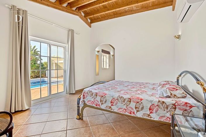 Image No.6-3 Bed House for sale