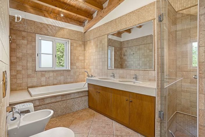 Image No.8-3 Bed House for sale