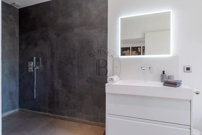 Image No.15-5 Bed House for sale