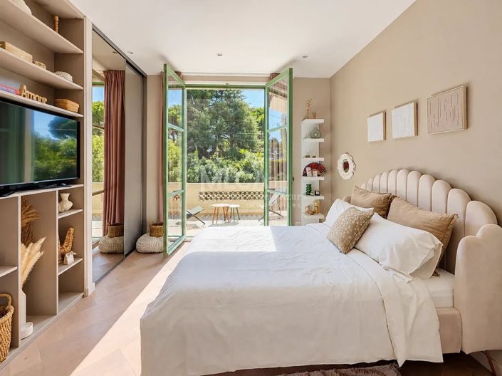 Image No.11-5 Bed House for sale