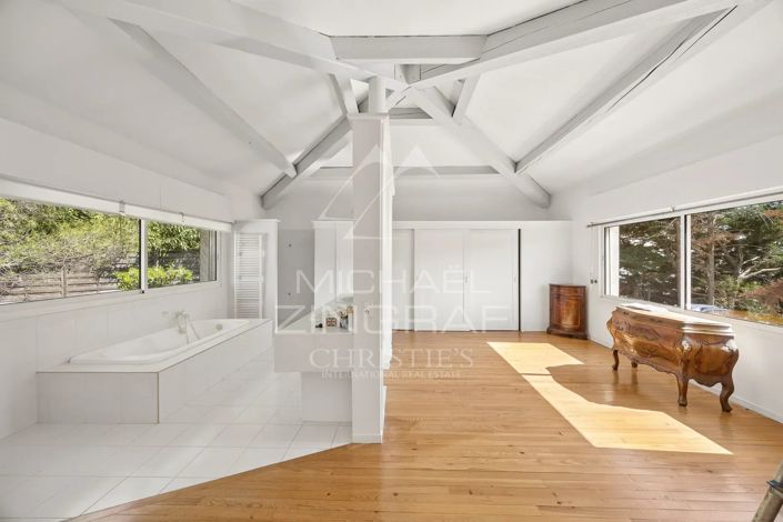 Image No.8-3 Bed House for sale