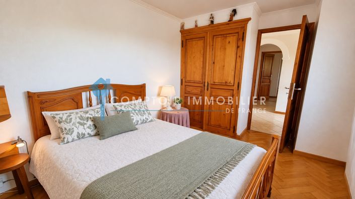 Image No.12-3 Bed House for sale