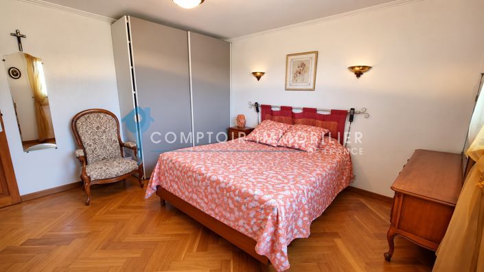 Image No.14-3 Bed House for sale