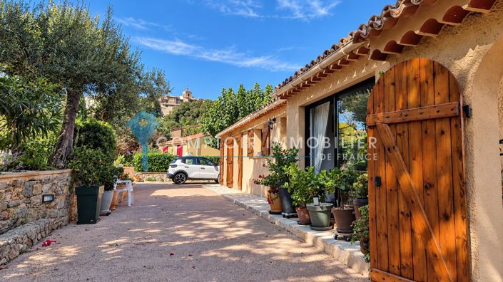 Image No.3-3 Bed House for sale