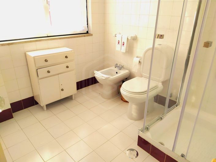 Image No.38-17 Bed House for sale