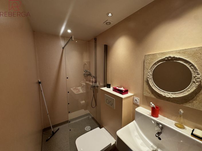 Image No.16-4 Bed House for sale