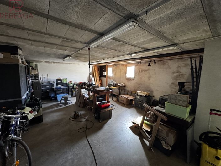 Image No.25-4 Bed House for sale
