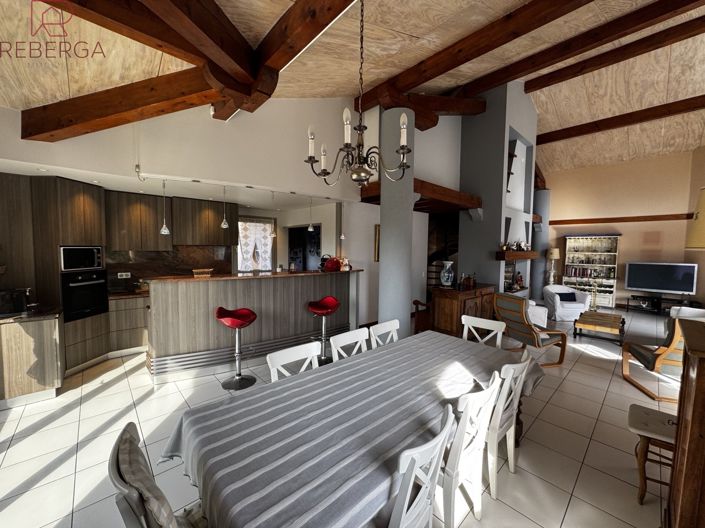 Image No.6-4 Bed House for sale