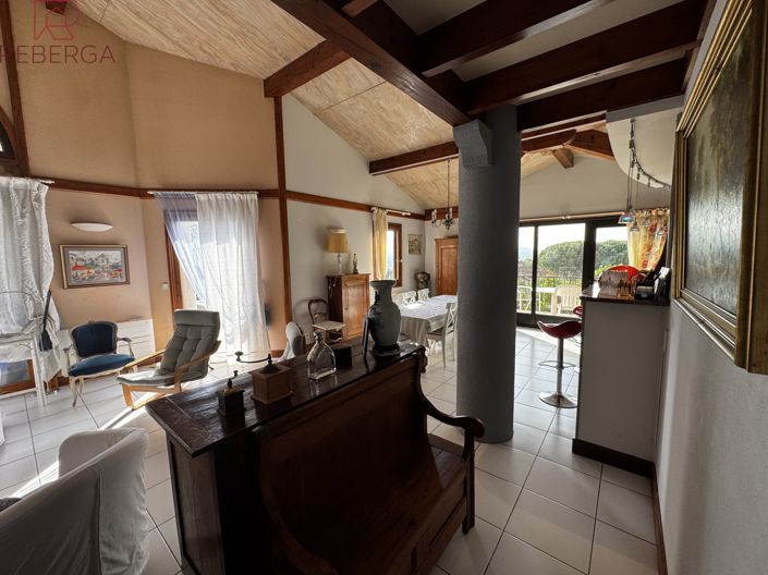 Image No.9-4 Bed House for sale