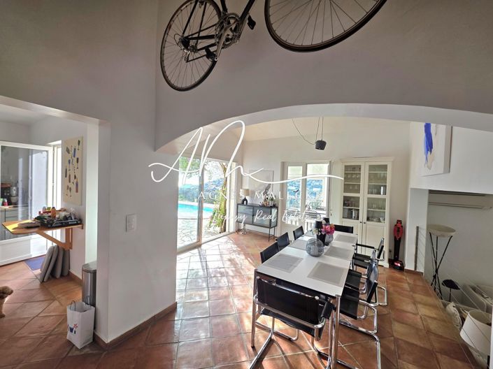 Image No.3-4 Bed House for sale