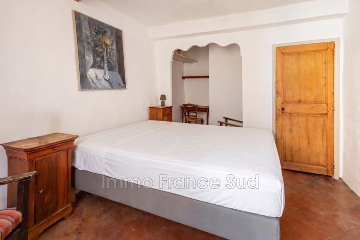 Image No.19-3 Bed House for sale