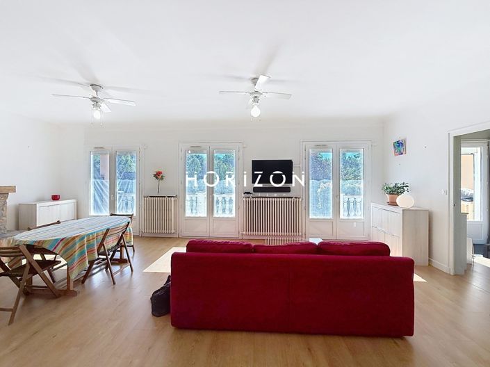 Image No.21-3 Bed House for sale