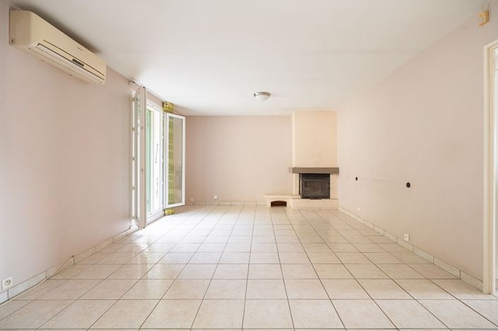 Image No.10-3 Bed House for sale