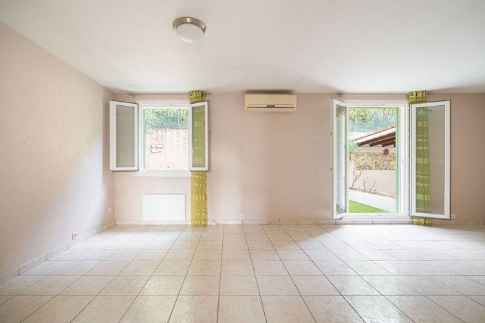 Image No.11-3 Bed House for sale
