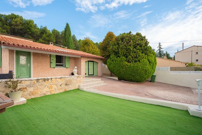 Image No.3-3 Bed House for sale