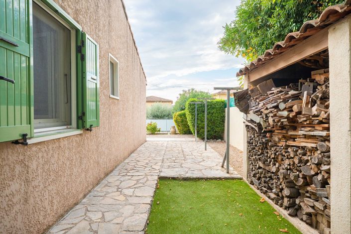 Image No.8-3 Bed House for sale