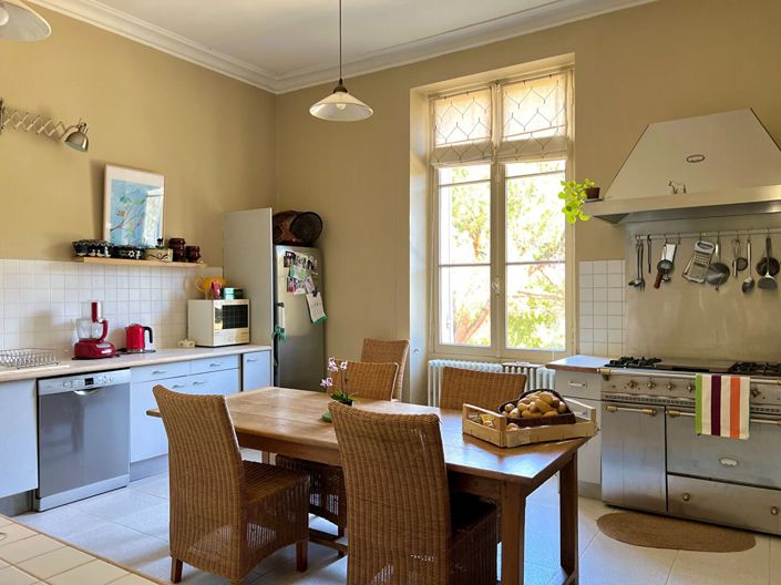 Image No.8-5 Bed House for sale