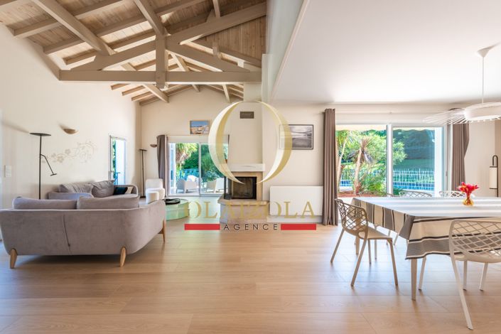 Image No.4-5 Bed House for sale