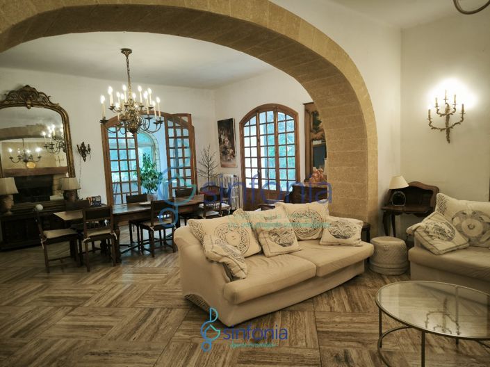 Image No.11-5 Bed House for sale