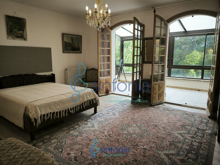 Image No.18-5 Bed House for sale