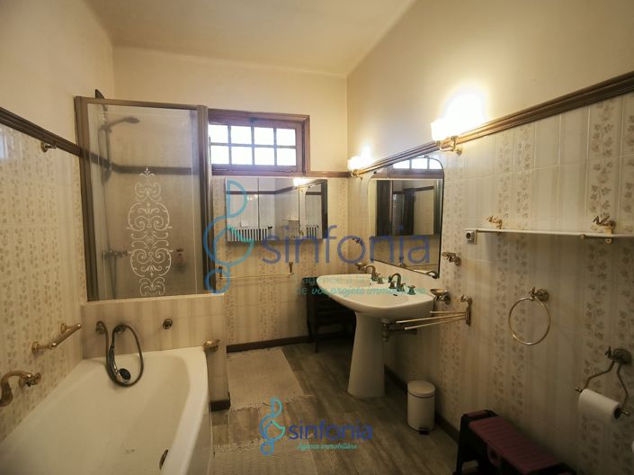 Image No.19-5 Bed House for sale