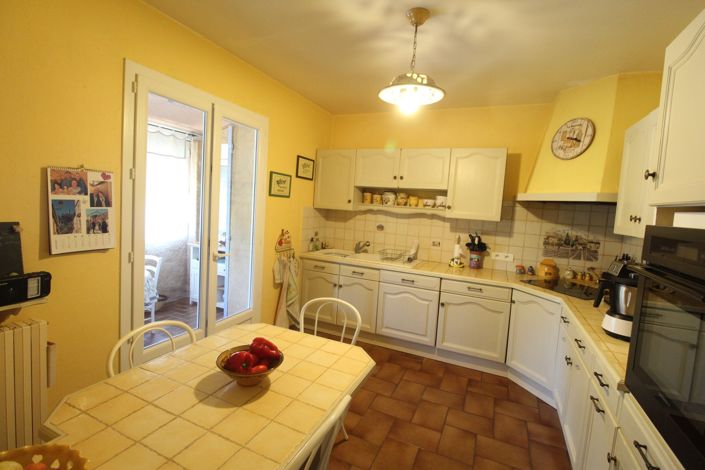 Image No.24-3 Bed House for sale