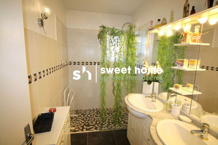 Image No.9-2 Bed House for sale