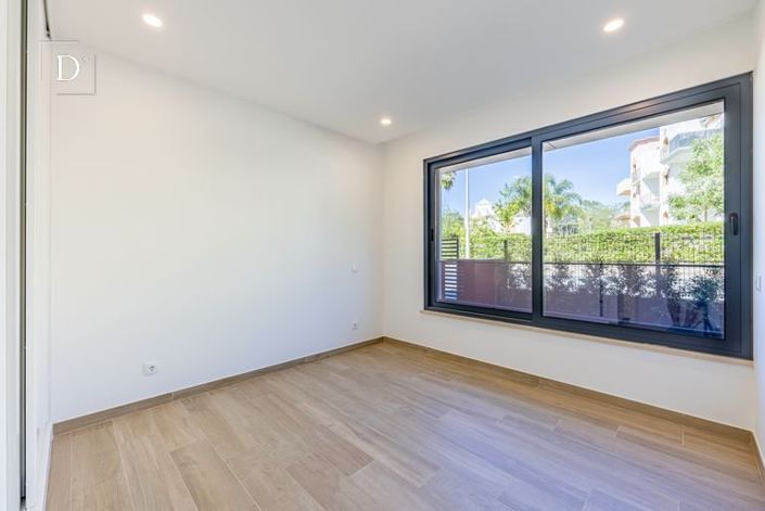Image No.20-3 Bed Apartment for sale