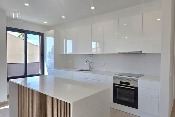 Image No.3-3 Bed Apartment for sale