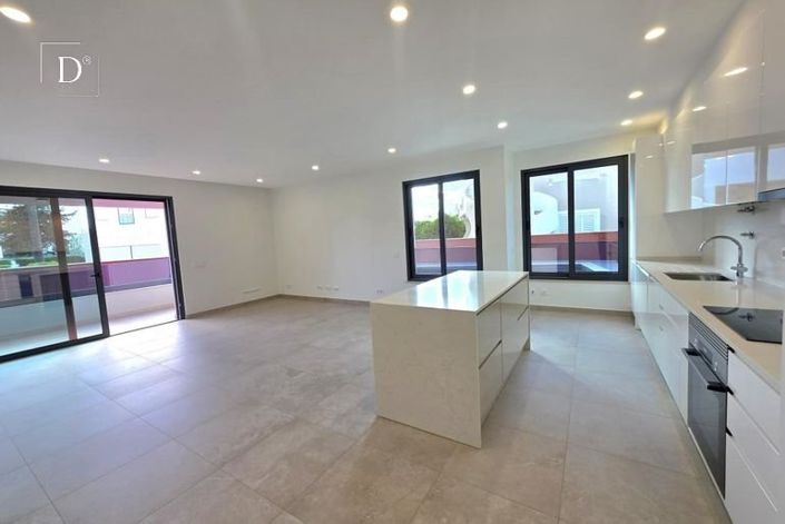 Image No.8-3 Bed Apartment for sale