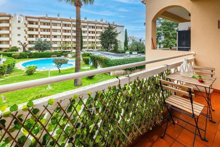 Image No.20-2 Bed Apartment for sale