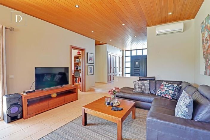 Image No.14-4 Bed House for sale