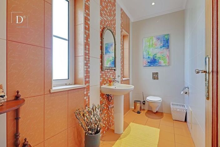 Image No.28-4 Bed House for sale