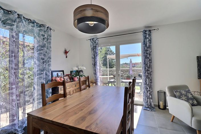 Image No.6-4 Bed House for sale