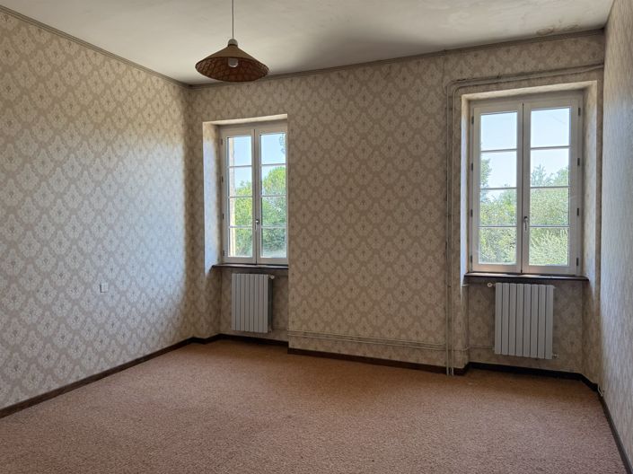 Image No.8-8 Bed House for sale