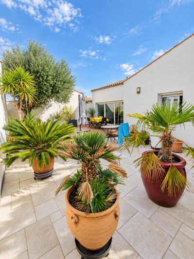 Image No.6-3 Bed House for sale