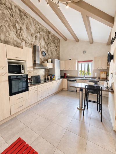 Image No.8-3 Bed House for sale