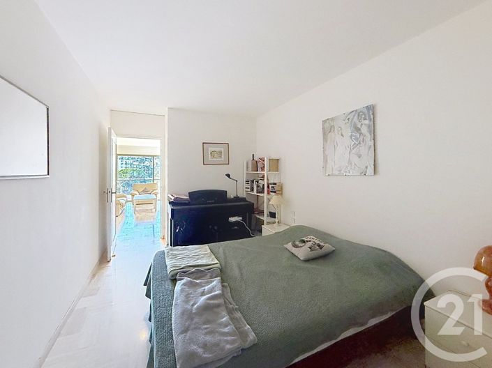 Image No.12-3 Bed Apartment for sale