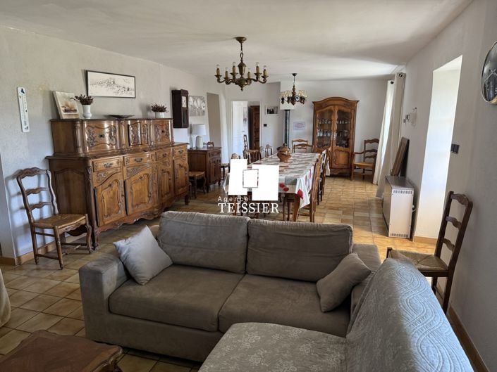 Image No.9-5 Bed House for sale